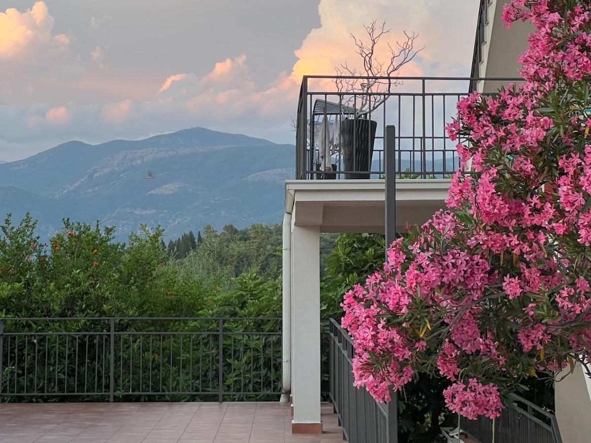 Апартаменты Six Senses Тиват Экстерьер фото